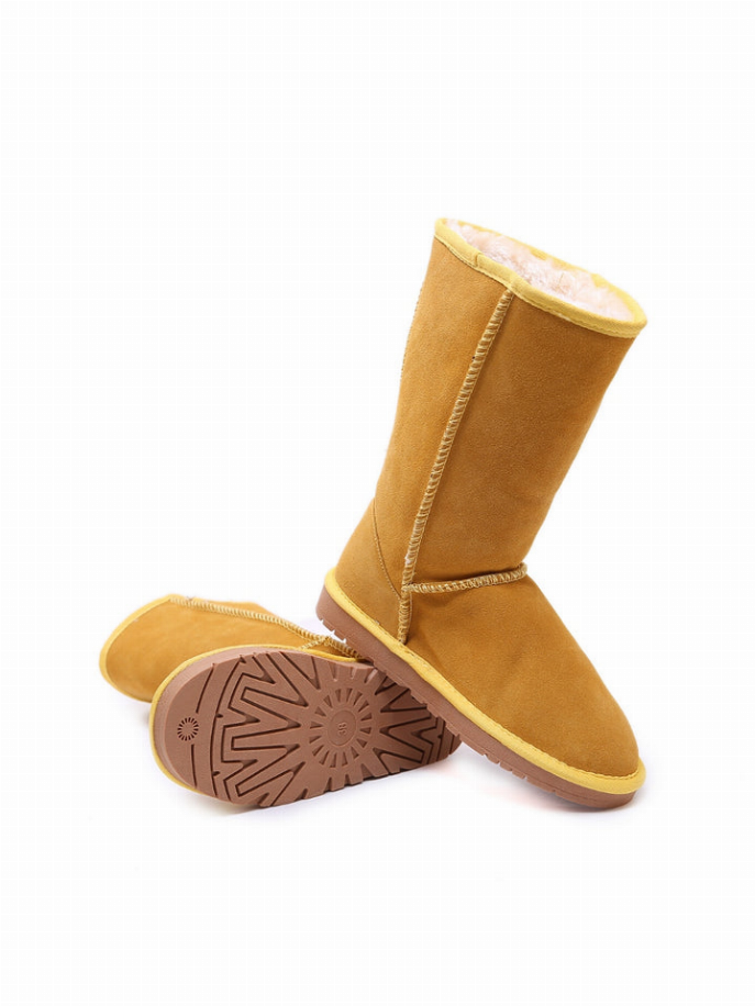 Smaibulun Ugg | Signature Faux Fur-Lined Suede Boot