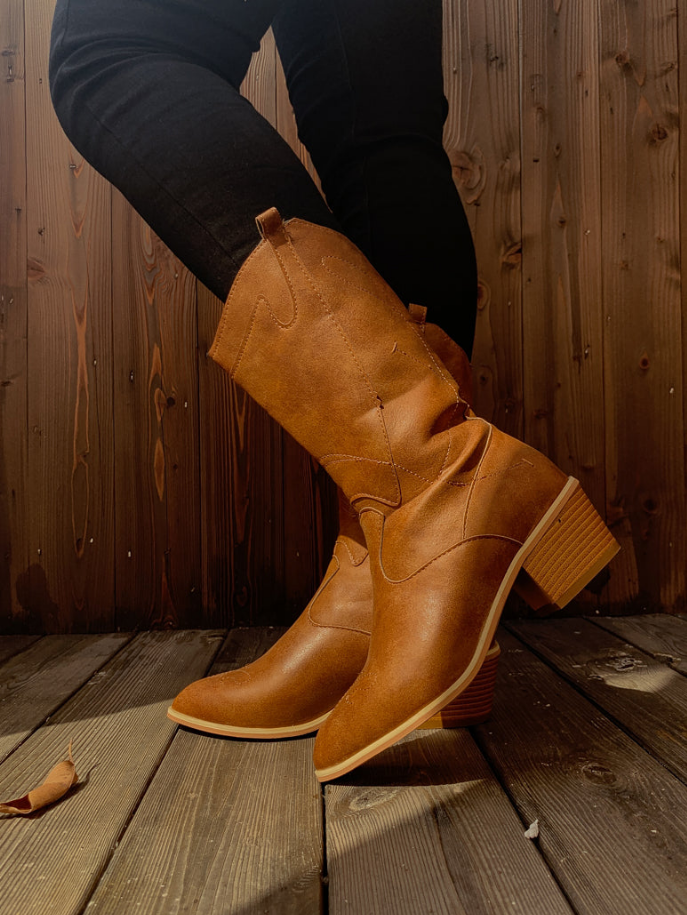 En Bloom | Pull-Tab Cowboy Boot