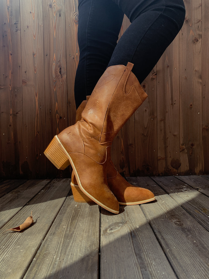 En Bloom | Pull-Tab Cowboy Boot