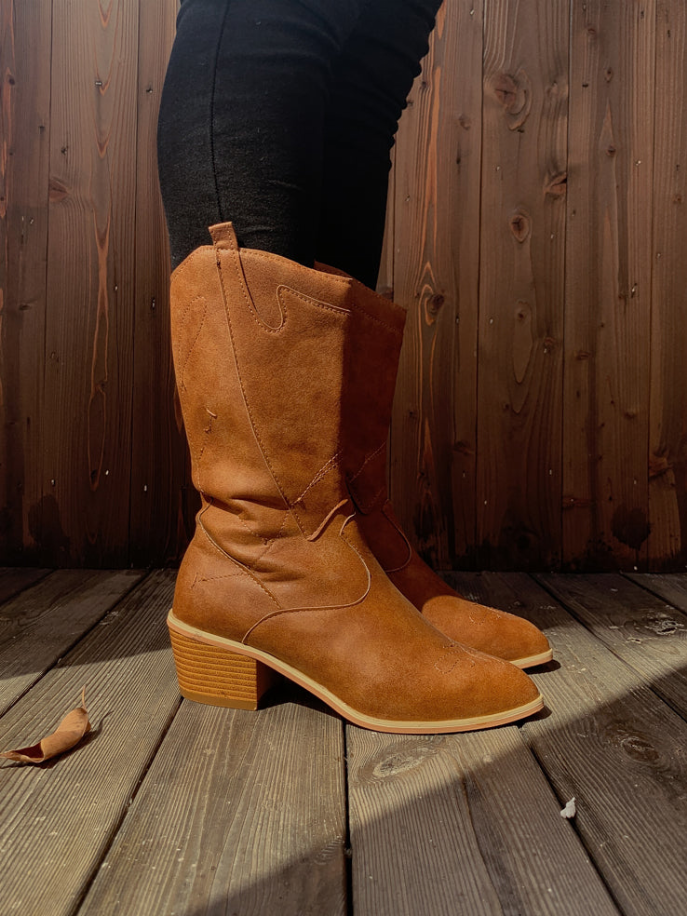 En Bloom | Pull-Tab Cowboy Boot