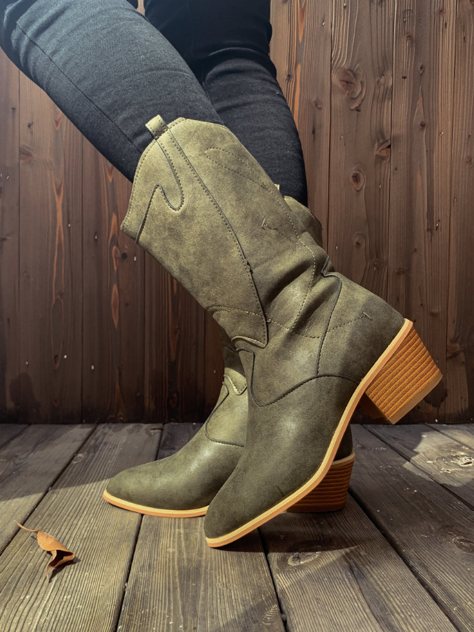 En Bloom | Pull-Tab Cowboy Boot