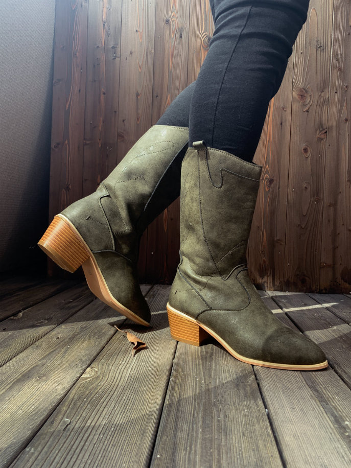 En Bloom | Pull-Tab Cowboy Boot